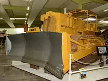 Ein Caterpillar D9 war Anfang Dezember 2014 im Auto- und Technikmuseum Sinsheim ausgestellt.
