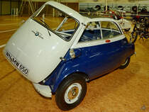 Eine BMW 300 Isetta war Anfang Dezember 2014 im Auto- und Technikmuseum Sinsheim ausgestellt.