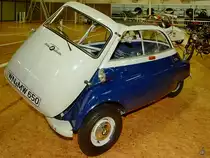 Eine BMW 300 Isetta war Anfang Dezember 2014 im Auto- und Technikmuseum Sinsheim ausgestellt.