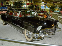 Ein Caddilac Fleetwood aus dem Jahr 1950 ist Teil der Ausstellung im Auto- und Technikmuseum Sinsheim. (Dezember 2014)