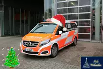 Mit diesem Foto möchte ich euch allen Frohe Weihnachten Wünschen. Hier zu sehen BF Frankfurt am Main Mercedes Benz V-Klasse ELW B-Dienst am 30.10.20
