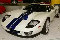 Ein Ford GT aus dem Jahr 2005. (Auto- und Technikmuseum Sinsheim, Dezember 2014)