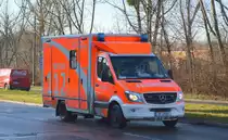 MB Sprinter RTW der Berliner Feuerwehr auf Einsatzfahrt am 30.12.20 Berlin Marzahn.