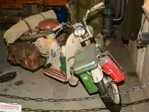 Mit diesem modifizierten Kreidler R50 Roller hat Günther Markert von Februar 1954 bis Mai 1955 die Welt umrundet. (Dezember 2014)