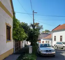 Skoda Fabia am Strassenrand in Oktober 2020