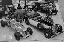 Dieser Bentley Old Mother Gun steht neben einem Horch 853 A. (Auto- und Technikmuseum Sinsheim, Dezember 2014)