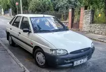 Ford Escort aus der 6. Generation, gesehen in Juli 2020.