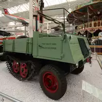 Ein 1946 gebauter Deutz Waldschlepper 1500 war Mitte Mai 2014 im Technik-Museum Speyer ausgestellt. 