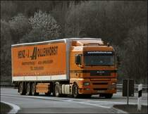 Dieser MAN TGA 18.430XLX D20 CommonRail der HEINZ J. HOLLENHORST ist ebenfalls in Richtung S�den unterwegs. (14.04.2009)