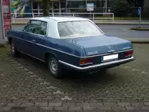 Heckansicht eines Mercedes Benz W114 280CE Automatic. Essen-Kettwig am 14.01.2021.