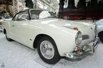 Dieser Volkswagen 1200 Karmann Ghia von 1962 ist Teil der Ausstellung im Technik-Museum Speyer. (Mai 2014)