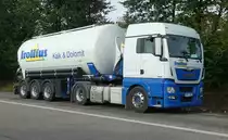 =Bild 22000: MAN 18.480-Silozug der TROLLIUS GmbH rastet im Oktober 2020 an der A 7