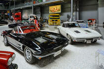 Zwei Chevrolet Corvette C2 Cabrio und Coupé waren Mitte Mai 2014 im Technik-Museum Speyer ausgestellt.