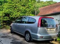 Rückansicht: Honda Stream, gesehen in juli 2020.