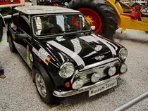 Ein Rover Mini Cooper MK II von 1994, so gesehen Mitte Mai 2014 im Technik-Museum Speyer.
