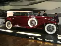 Profilansicht eines Cord L29 Convertible Sedan aus dem Jahr 1930. Zeithaus der Autostadt Wolfsburg.