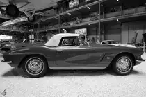 Ein Chevrolet Corvette C1 Cabriolet ist Teil der Ausstellung im Technik-Museum Speyer. (Mai 2014) 