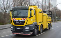 Ein MAN TGS 41.430 Abschleppfahrzeug der Berliner Verkehrsbetriebe an 25.01.21 Berlin Hohenschönhausen.