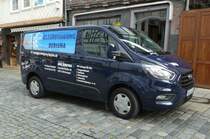 =Ford Transit von Glasreinigung BERISHA steht im Oktober 2020 in Melsungen