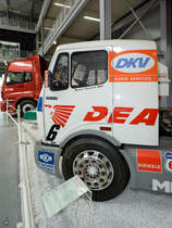 Ein Mercedes-Benz SK1834 Renntruck (OM 501 LA) von 1996 ist Teil der Ausstellung im Technik-Museum Speyer. (Mai 2014)