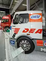 Ein Mercedes-Benz SK1834 Renntruck (OM 501 LA) von 1996 ist Teil der Ausstellung im Technik-Museum Speyer. (Mai 2014)
