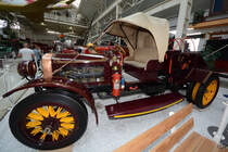 Dieser Delahaye Fesselballonwagen diente im 1. Weltkrieg zum Auflassen und Einholen von Fesselballonen mittels zweier Winden. (Technik-Museum Speyer, Mai 2014)
