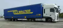 =DAF von  pttrans  mit einem Auflieger von LKW-WALTER, 10-2020
