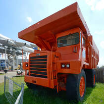 Auf dem Außengelände des Technik-Museums in Speyer stand Mitte Mai 2014 dieser Mack Gesteinsmuldenkipper aus dem Jahr 1969.