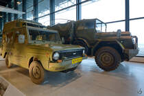 Ein DAF YA 66, dahinter ein leichter Lkw DAF YA 126, beides zu sehen im Nationalen Militärmuseum Soesterberg. (Dezember 2016)