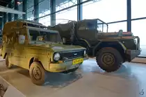 Ein DAF YA 66, dahinter ein leichter Lkw DAF YA 126, beides zu sehen im Nationalen Militärmuseum Soesterberg. (Dezember 2016)