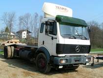  Ausgedient  hat wohl MB1827 einer renomierten Grotischlerei, und fristet bei einer Werksttte seiner Zukunft entgegen; 090405