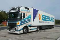 =Volvo FH-Sattelzug von GESUKO rastet an der A 7, 10-2020