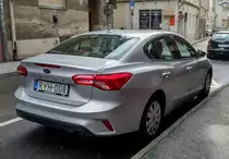 Rückansicht: Ford Focus Mk4 Sedan, gesehen in August 2020.