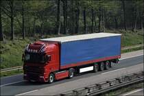 DAF XF105.510SCC  SuperSpaceCab  ist bei Hohenlimburg unterwegs. (15.04.2009)
