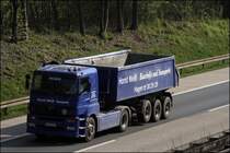 Axor 1843 der Hagener Horst Wei� Baustoffe&Transporte. Aufgenommen bei Hohenlimburg am 15.04.2009.
