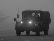 Auf dem Gelände das Nationalen Militärmuseums in Soesterberg war Ende Dezember 2016 dieser leichte Lkw DAF Ya 126 im Nebel unterwegs.