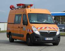 =Opel Movano von HESSEN-MOBIL unterwegs auf einer Raststätte an der A 7, 10-2020