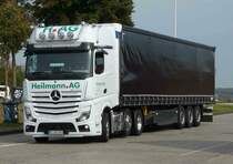 =MB Actros-Sattelzug der HEILMANN AG rastet im Oktober 2020 auf einem Rasthof an der A 7