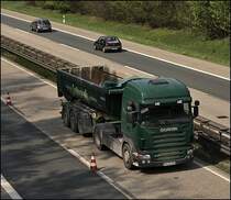 LATUSSEK: SCANIA HIGHLINE R420 von Baustoffe Latussek aus Herdecke ist bei Hohenlimburg unterwegs. (15.04.2009)
