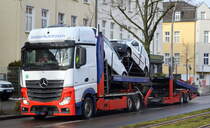 Die Firma Keller-Autoforum Dipl.-Kfm. FH Waldemar Keller mit einem MB ACTROS 1843 PKW-Transport LKW am 03.02.21 Berlin Karlshorst.
