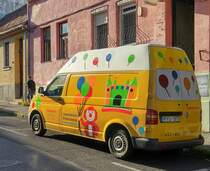 VW Transporter T5, fotografiert von hinten in August 2020.