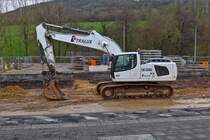 Liebherr Raupenbagger 936. ist beim Umbau der Gleisanlage im Bahnhof von Ettelbrück im Einsatz. 12.2020