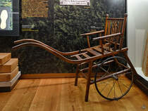 Im sächsischen Schmalspurbahnmuseum Rittersgrün stand Ende September 2020 dieser um 1900 hergestellte Kinderbuggy der Holzwarenfabrik Flemming.