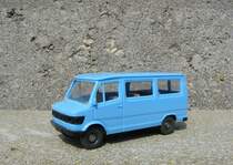 Wiking Mercedes Bus fotografiert am 13-04-2009.