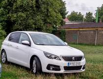 Peugeot 308 Mk2, gesehen in August, 2020.