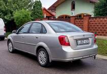 Rückansicht: Daewoo Nubira, gesehen in August, 2020.