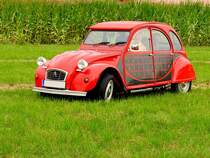 CITROEN-2CV, trifft am Gelände zur Wadholz-Classic-2019 ein; 190721