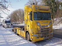 Super Scania R 560 am 09.02.2021 in Duisburg.