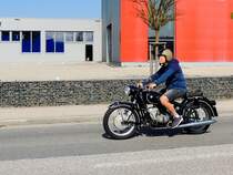 Eine schnelle Runde am alten BMW-Motorrad; 190324