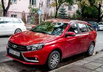 Lada Vesta SW in August 2020.